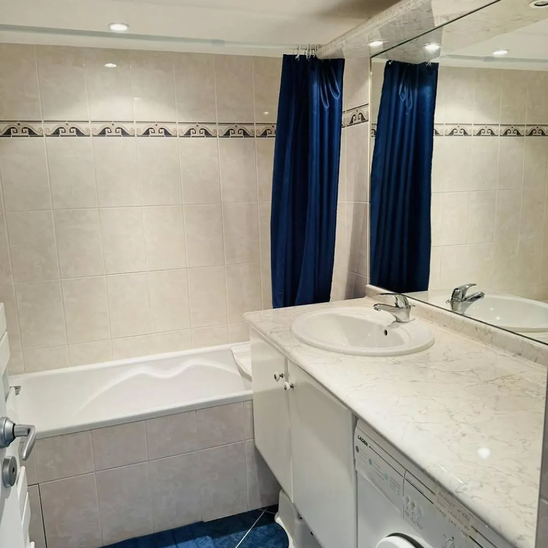 Appartement Centre Ville, Au Calme, Jardin. Quiberon